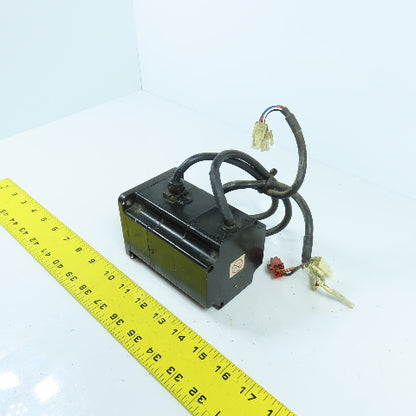 Yaskawa SGMP-02AWYR11 200W AC Servo Motor 3000RPM 200V 2.0A 0.637Nm
