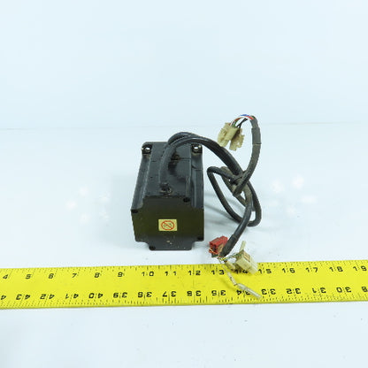 Yaskawa SGMP-02AWYR11 200W AC Servo Motor 3000RPM 200V 2.0A 0.637Nm
