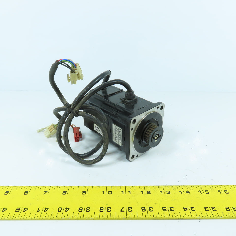 Yaskawa SGMP-02AWYR11 200W AC Servo Motor 3000RPM 200V 2.0A 0.637Nm