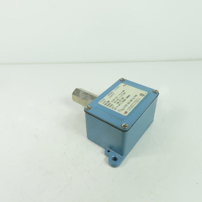 United Electric Controls J6D 12947 Pressure Switch 0-200PSI 15A 277VAC
