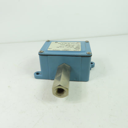United Electric Controls J6D 12947 Pressure Switch 0-200PSI 15A 277VAC