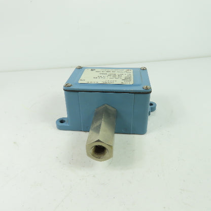 United Electric Controls J6D 12947 Pressure Switch 0-200PSI 15A 277VAC