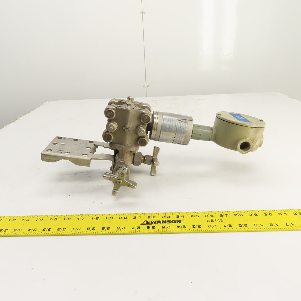 Gould 700BYKSS Stainless 4-Way Valve W/ PD3000-200 Pressure Transmitter