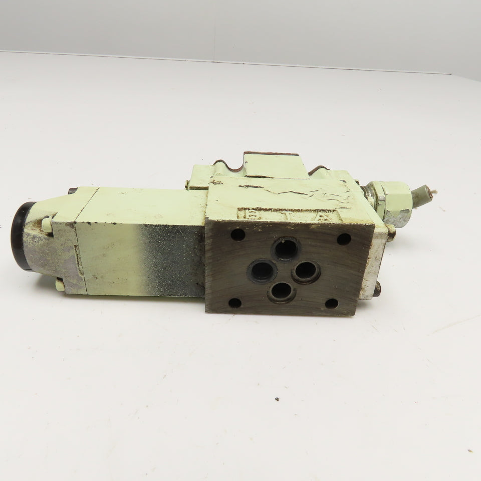 Rexroth 3WE6B52/AW120-60 3/2 Position Single Solenoid Hydraulic Valve 120V Coil