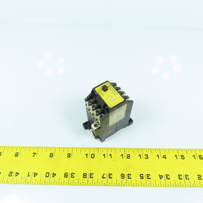 Klockner Moeller DIL 08-22-NA 300VAC 10A Max Contactor 110V 60Hz Coil