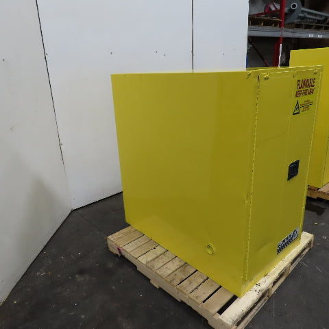 Justrite 899320 55 Gal Flammable Liquid Horizontal Single Drum Storage Cabinet