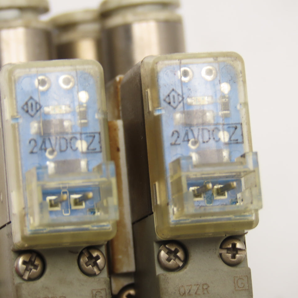 AMC SYJ5120-5LZ-M5 2 Position Single Solenoid Valve Manifold 24VDC