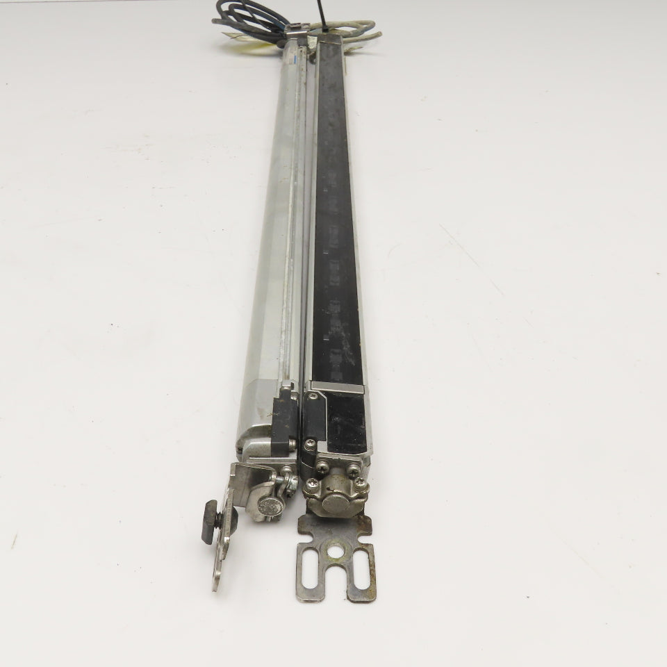 Keyence SL-C32H-T SL-C32H-R 24VDC Safety Light Curtain Transmitter Receiver Set