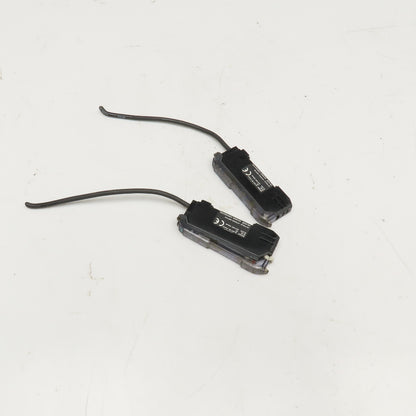 Keyence FS-V31P Fiber Optic Amplifier 12-24VDC 5" Leads Lot Of 2