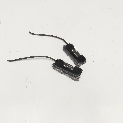 Keyence FS-V31P Fiber Optic Amplifier 12-24VDC 5" Leads Lot Of 2