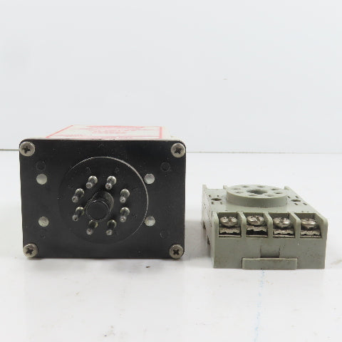 Dayton 5X830E Solid State Time Delay Relay 3-300 Sec 120VAC W/ Base