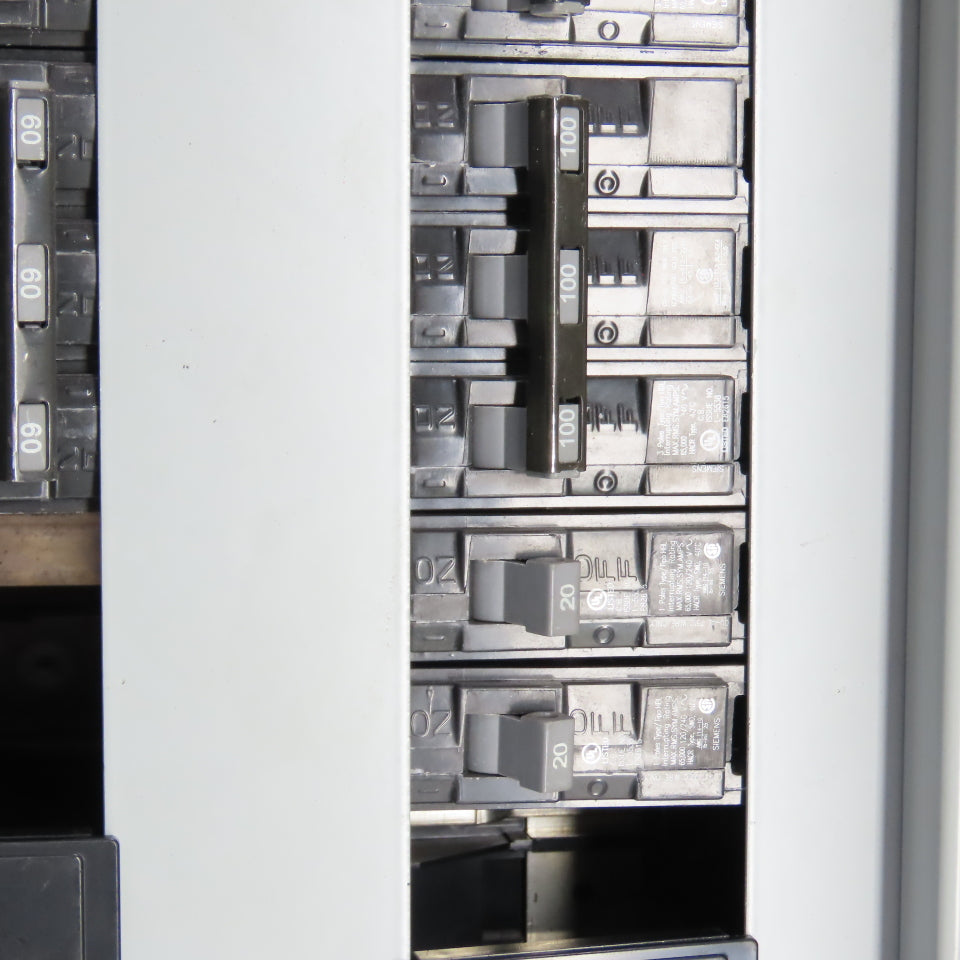 Siemens P1B42ML125CTS 125A 42 Space Panelboard Load Center 240/120V 3PH 4-Wire