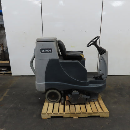 Advance ES4000 24V Battery Ride-On Carpet Cleaner Extractor Wet Dry Vacuum
