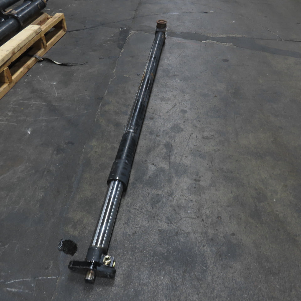 Yale NTA030SBEM48TV13 Narrow Aisle Turret Forklift Hydraulic Cylinder