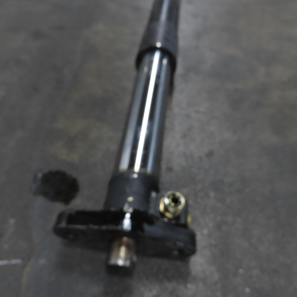 Yale NTA030SBEM48TV13 Narrow Aisle Turret Forklift Hydraulic Cylinder