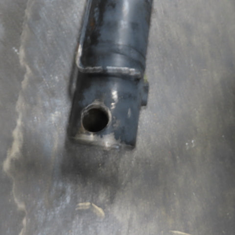 Yale NTA030SBEM48TV13 Narrow Aisle Turret Forklift Hydraulic Cylinder