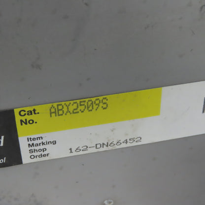 General Electric AQU3301ABX 125A 36-Space Panelboard 208Y/120V 3PH 4W W/Breakers