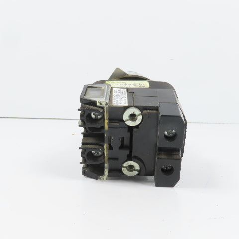 Allen Bradley 800TC-PT16 Green Momentary Contact Pilot Switch 120V 800TC-XA