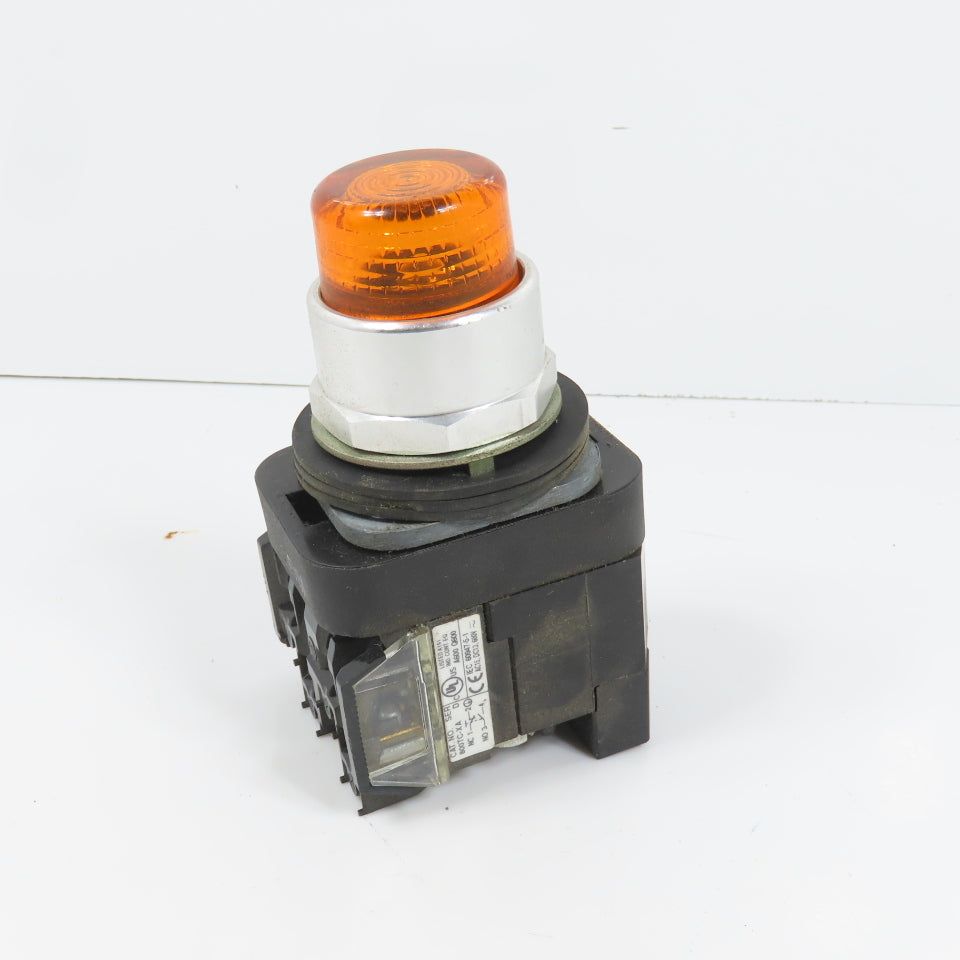 Allen Bradley 800TC-PB16A Amber Momentary Contact Push Button 120V 800TC-XA