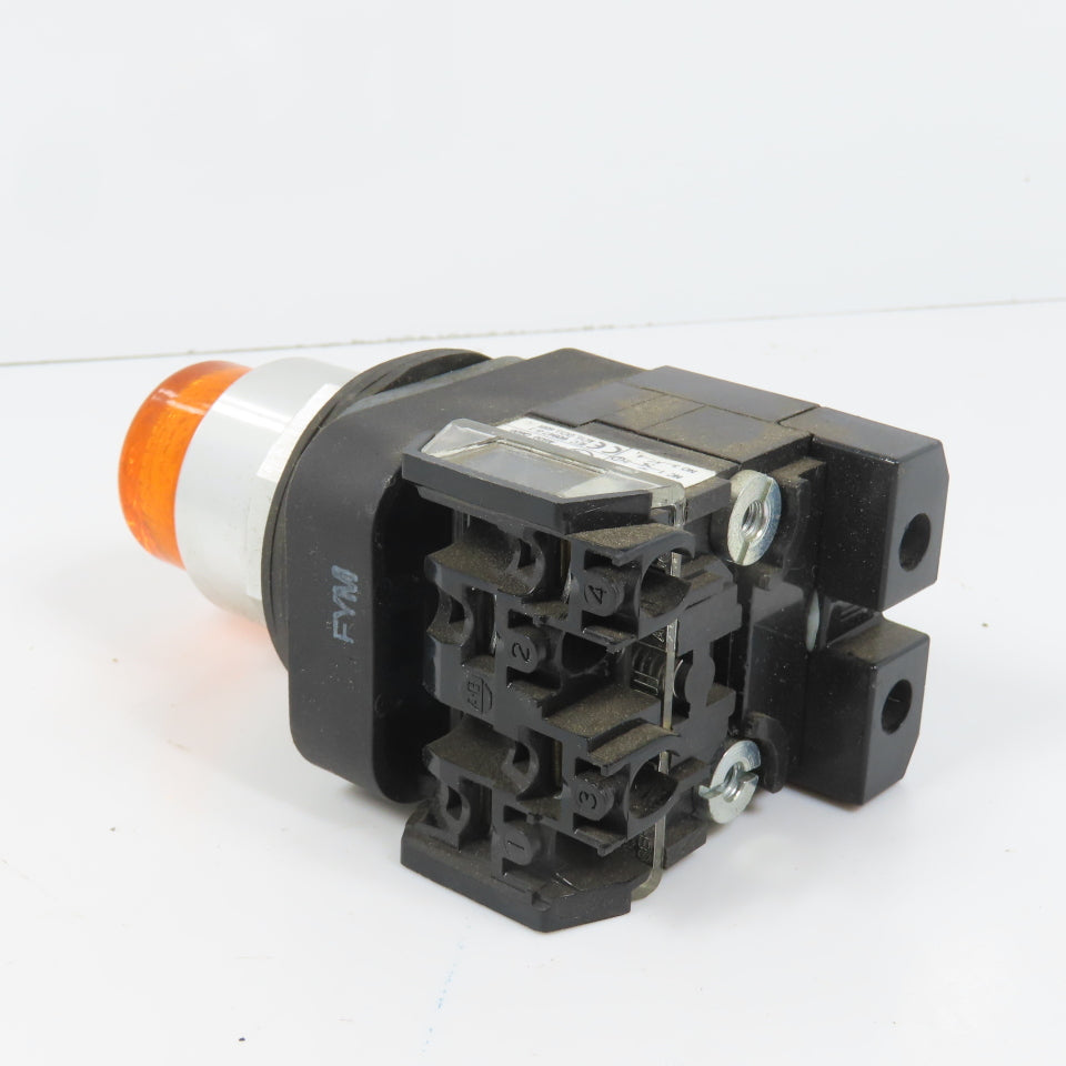 Allen Bradley 800TC-PB16A Amber Momentary Contact Push Button 120V 800TC-XA