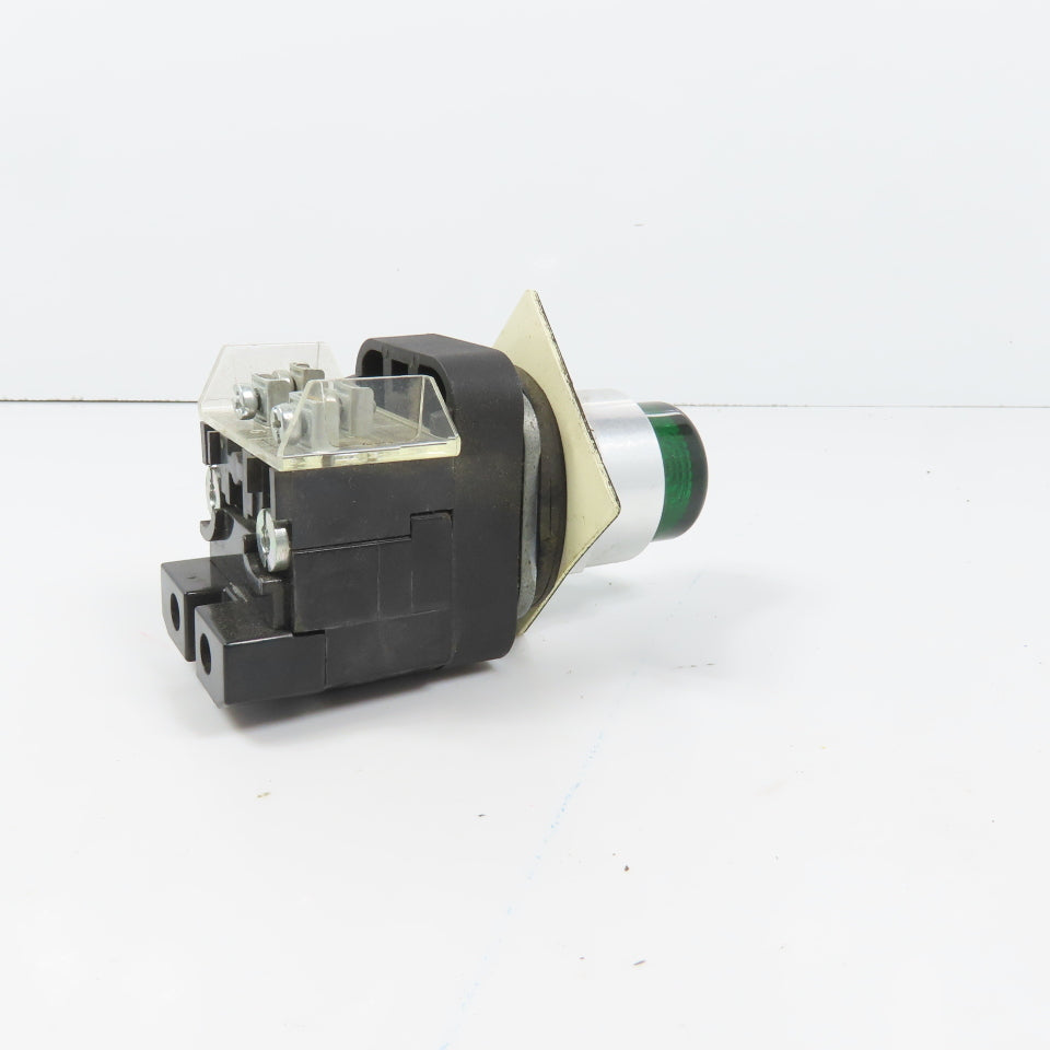 Allen Bradley 800T-QBH2G Green Momentary Contact Push Button 12-130V W/ 800T-XA