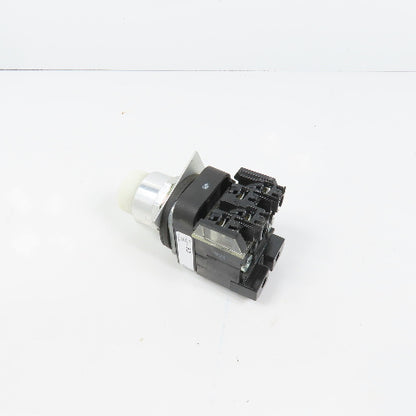 Allen Bradley 800TC-PB16 White Momentary Contact Push Button 120V W/ 800TC-XA
