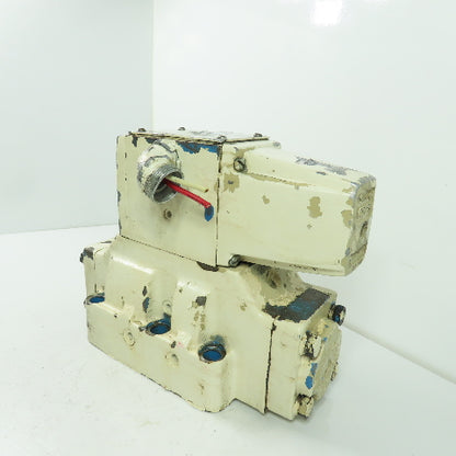 Vickers DC5S4 069A E 5* Directional Control Valve 115V Coil W/ Manifold