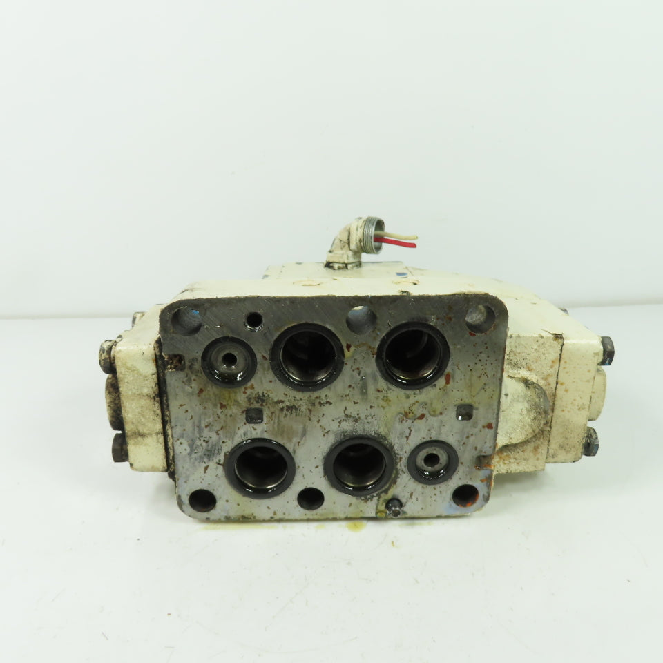 Vickers DC5S4 069A E 5* Directional Control Valve 115V Coil W/ Manifold