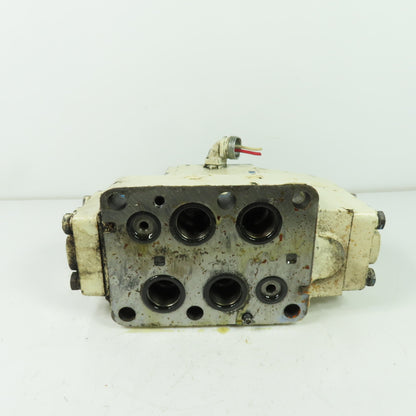 Vickers DC5S4 069A E 5* Directional Control Valve 115V Coil W/ Manifold