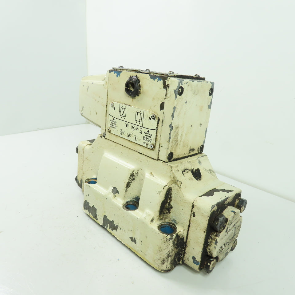 Vickers DC5S4 069A E 5* Directional Control Valve 115V Coil W/ Manifold