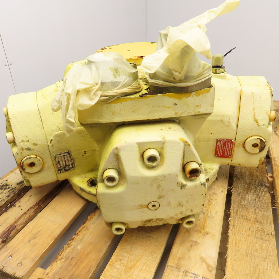 Pleiger M02000-05-209 Radial Piston Hydraulic Motor 2400cm3 / Revolution 240RPM