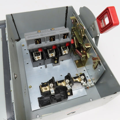 General Electric TH3361J 30A 600VAC 250VDC 3 Pole Fused Safety Disconnect Switch