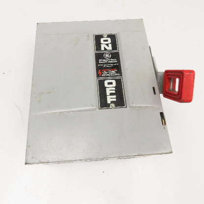 General Electric THN3361 30A 600VAC 250VDC 3 Pole Safety Disconnect Switch