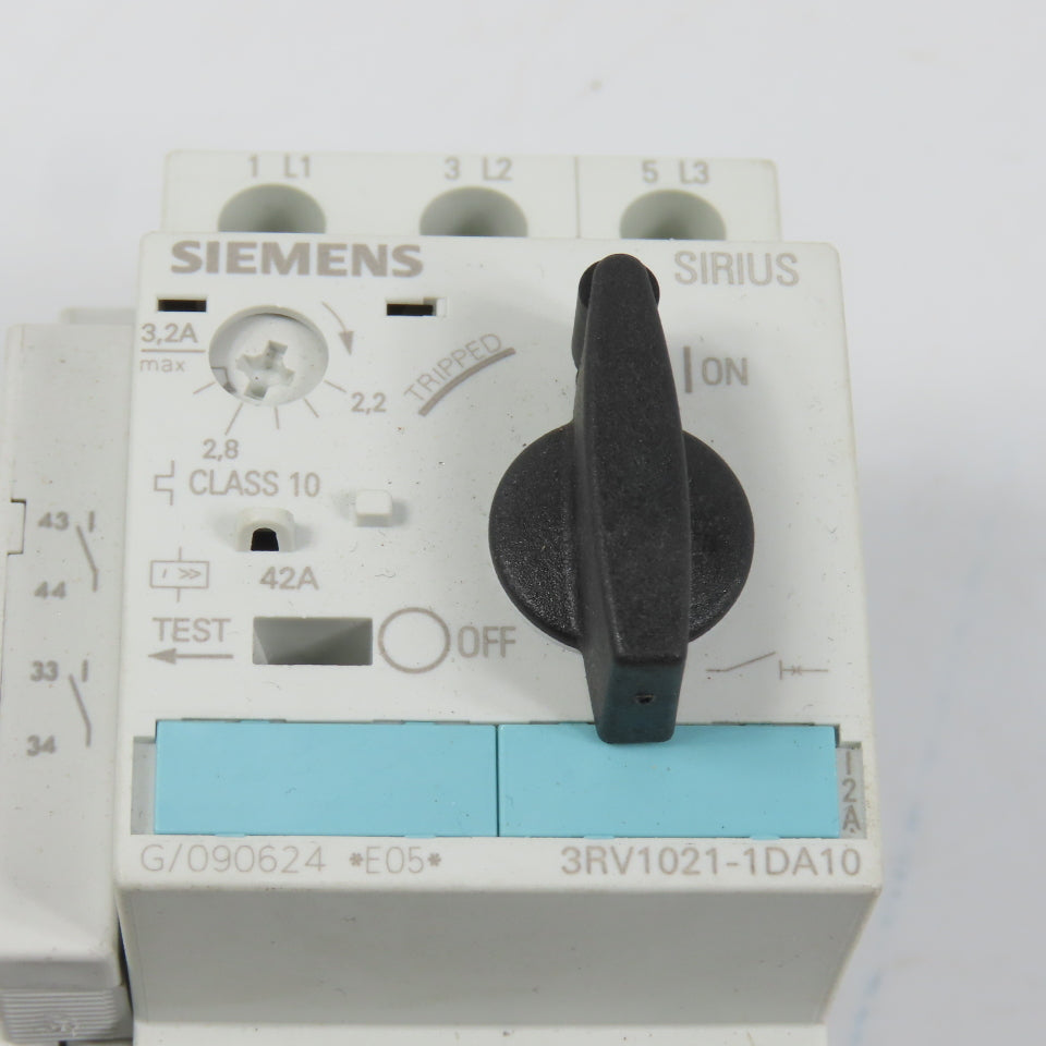 Siemens 3RV1021-1DA10 Sirius Circuit Breaker / Motor Protector 2.2-3.2 Amp W/Aux