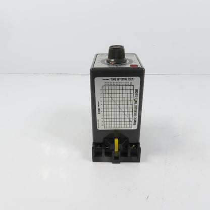 Omron AMD-SL2 Motion Detector Timer Relay 0-10 Sec 100/110VAC W/ Base