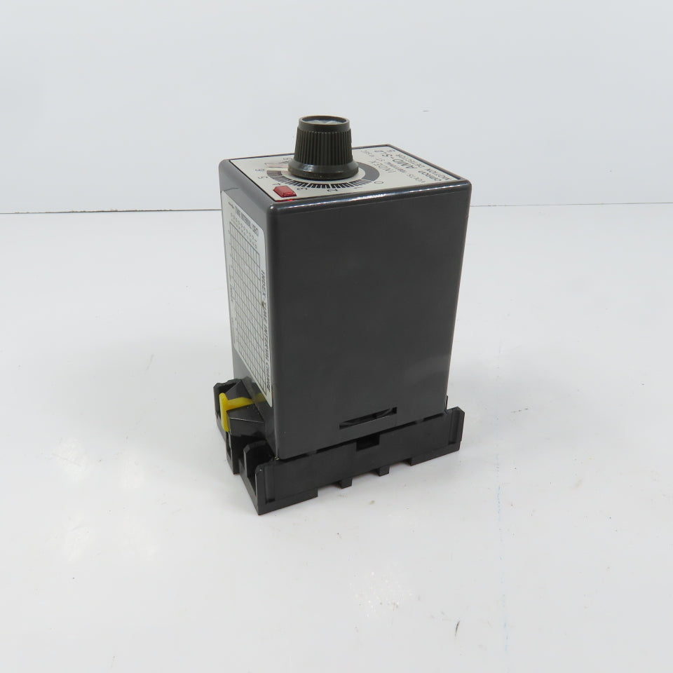 Omron AMD-SL2 Motion Detector Timer Relay 0-10 Sec 100/110VAC W/ Base