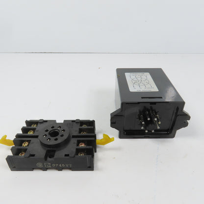Omron AMD-SL2 Motion Detector Timer Relay 0-10 Sec 100/110VAC W/ Base