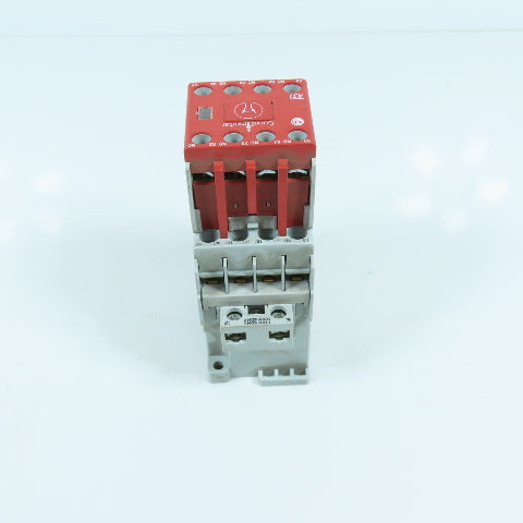 Allen Bradley 700S-CF620DC Ser S GuardMaster Control Safety Relay 120V Coil 25A