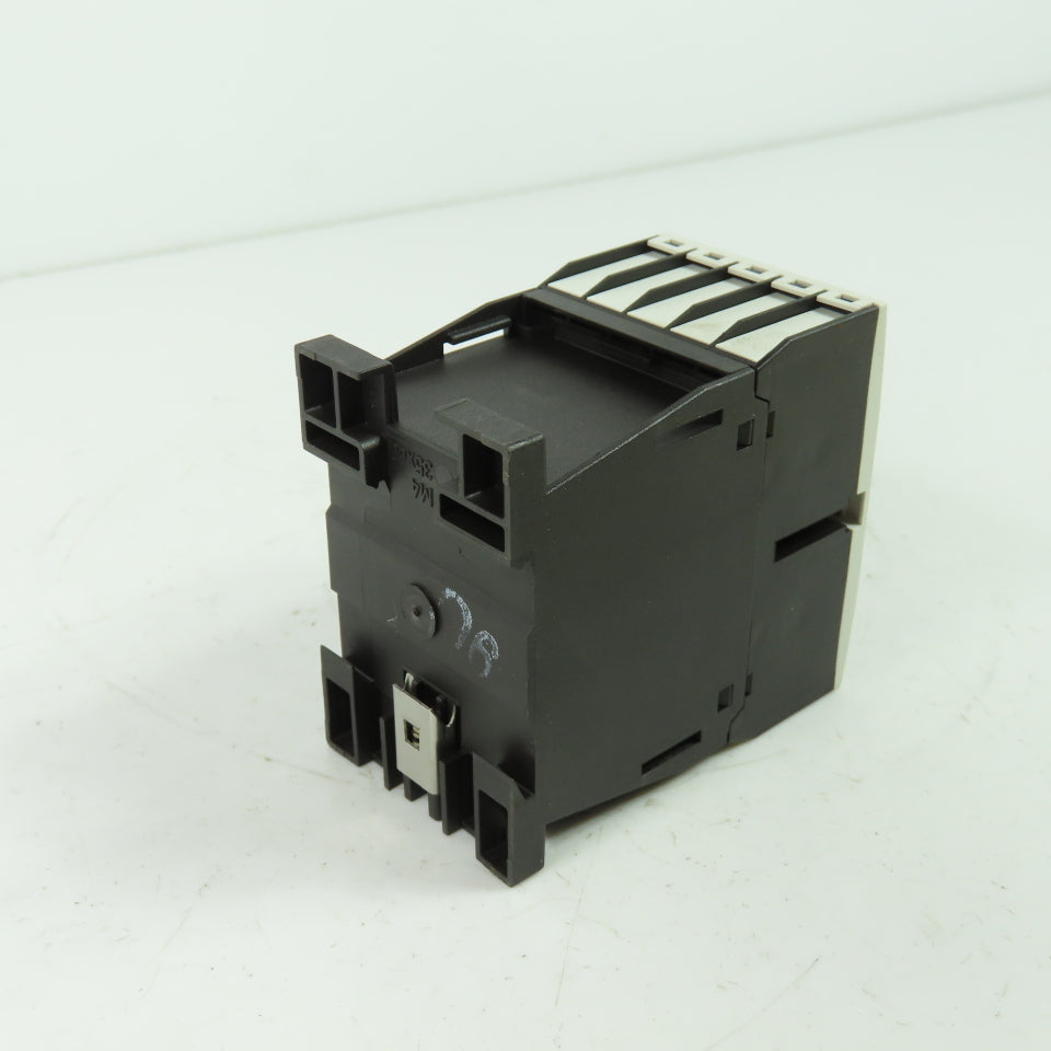 Eaton DIL AC-40 Contactor Relay 230V 50/60Hz