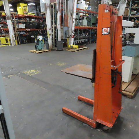 Economy MV-54 750LB Capacity Manual Powered Die Lift Stacker Straddle 53" Height