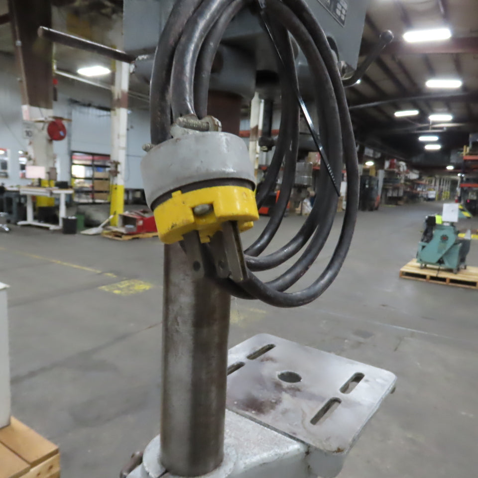 Delta 15-090 Floor Model 15" Drill Press 0.5HP 115V Single Phase 10x10.5" Table