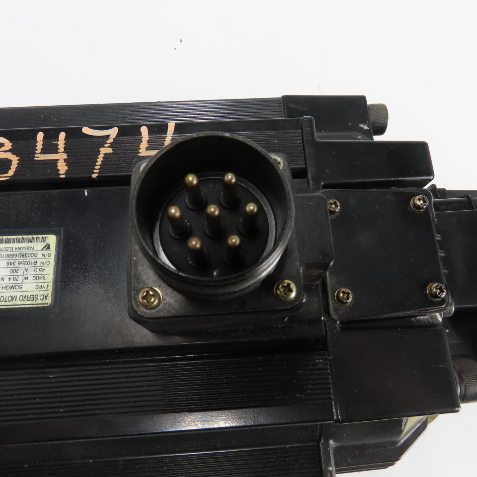 Yaskawa SGMGH-44A2A-YR15 4400W AC Servo Motor 1500RPM 200V 45A 28.4Nm W/Encoder