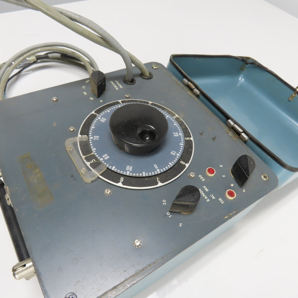 Foxboro 8120-6 Magnetic Flow Calibrator 118/236VAC 1.5A ST.B