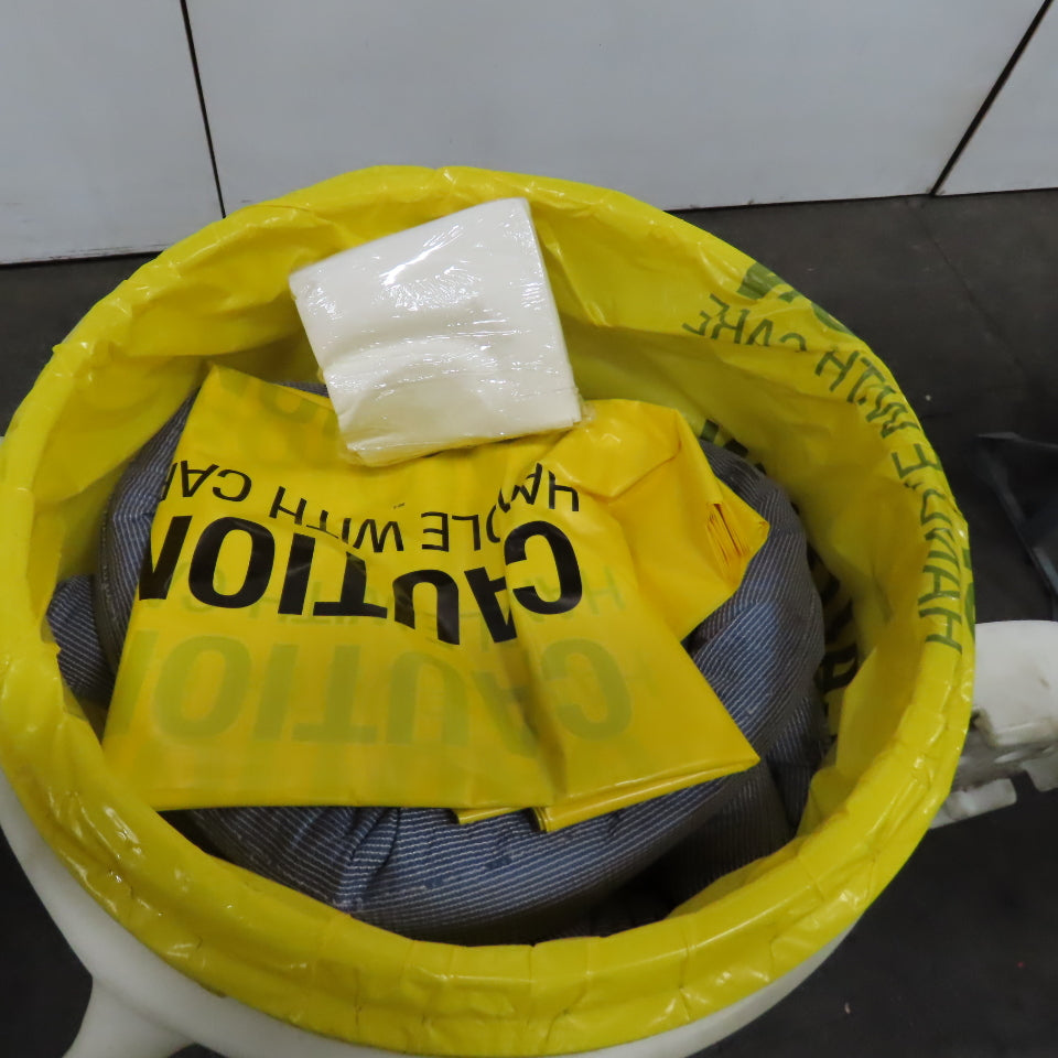 New Pig Portable 30 Gallon Spill Kit W/ 50 USG Overpack Salvage Drum