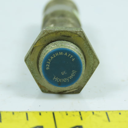 Honeywell 923AA2HM-A7T-L Threaded Barrel Proximity Sensor
