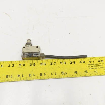 Omron D4E-1A23L2N Cam Roller Limit Switch 5A 125V