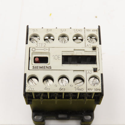 Siemens 3TF2010-0AG1 600VAC 16A 3Ph 5Hp Max Contactor Relay 110V Coil