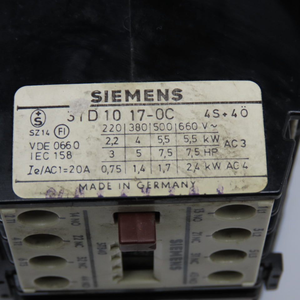 Siemens 3TD 10 17-0C Reversing Contactor 600V 7.5Hp Max .63-1A Trip 110V Coil