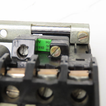 Siemens 3TB42 17-6E Reversing Contactor 600V 7.5Hp Max 6.3-10A Trip 110V Coil