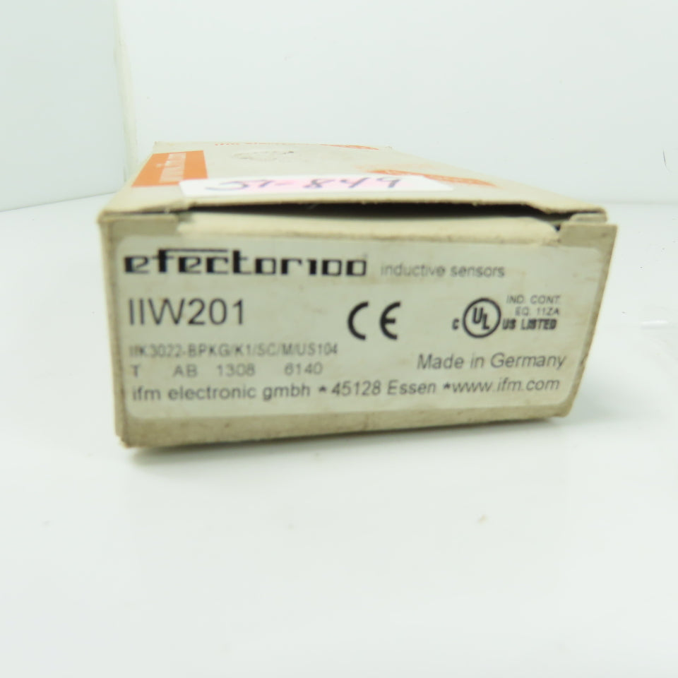 Efector IIW201 Inductive Sensor 4-Pin Male NEW